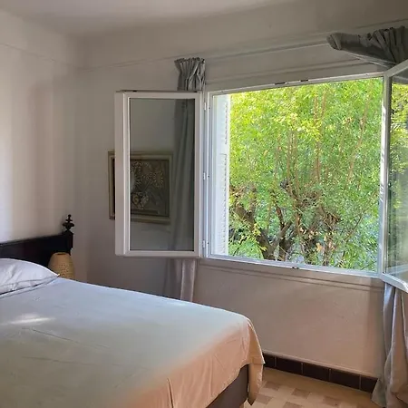 Dans Maison, Jardin Et Piscine Prives *