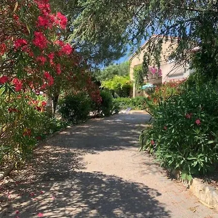 Dans Maison, Jardin Et Piscine Prives Antibes